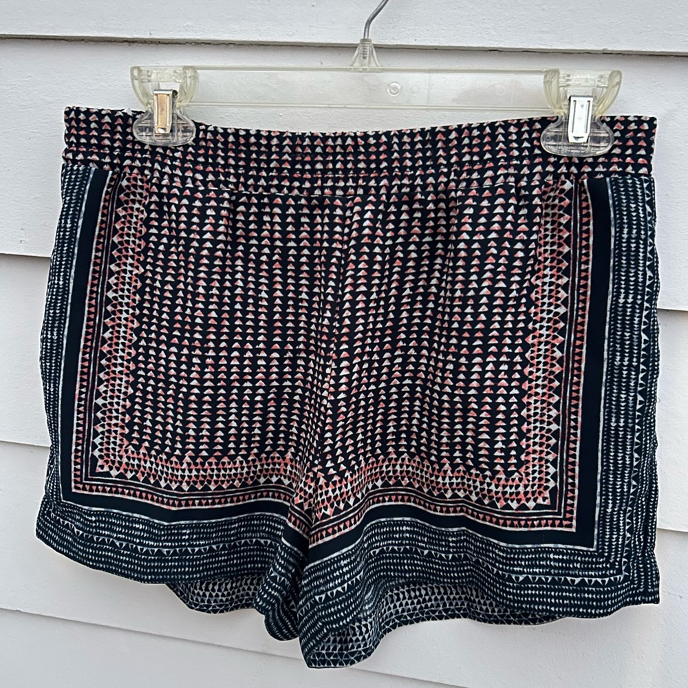 BCBGMaxAzria pattern shorts with pockets